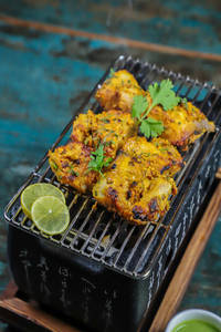 Murgh Lehsuni Tikka [ 6 Pieces ]