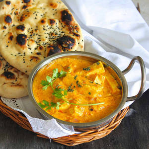 Paneer Butter Masala + Nikka Amritsari Kulcha +vinegar Onion
