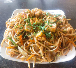 Paneer noodles