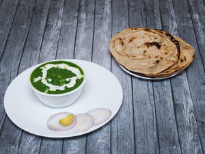 Paneer Palak ( 250ml) +2 roti +1pc Gulab Jamun