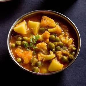 Aloo Gobi & Matar Curry