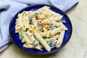 White sauce cream pasta