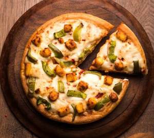 Tandoori paneer pizza