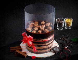 Eggless Kitkat Pull Me Up Cake (1kg)