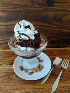 Hot Brownie Sundae