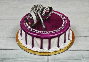 Blackcurrant Fresh Cream Cakes