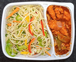 Chilly Chicken & Veg Hakka Noodles Combo