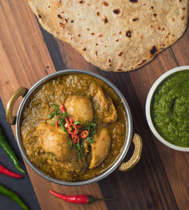 Murg Green Curry Masala [500 Ml] + Butter Chapati [3 Pcs] + Gulabjamun [2 Pcs]