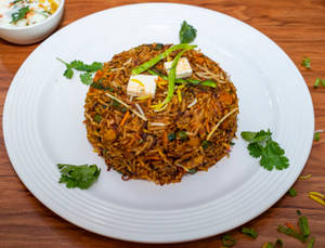 Veg Biryani With Raita