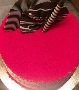 Red Velevt Cake (1/2 Kg) (with Egg)