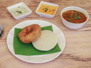 Idli Wada