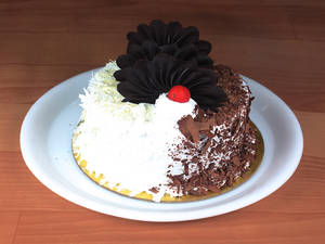 Black And White Forest Cake 500gm  ( eggless )