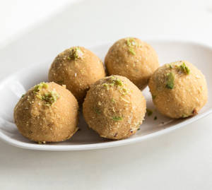 Besan Laddu