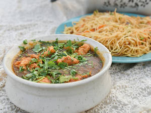 Chicken Chilli Garlic Noodles + Chicken Manchurian Gravy