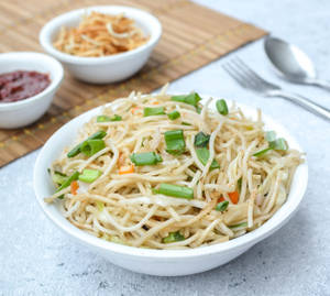 Veg Hakka Noodles