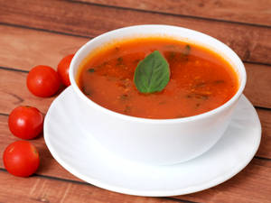 Natural Tomato Herbal Soup