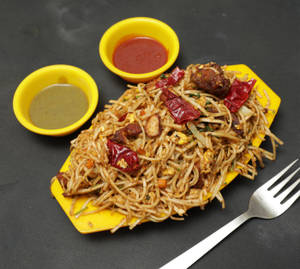 Chicken Schezwan Noodles