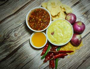 Telangana pachi ( Mudda pappu and Ghee along with Vadiyalu ) (Serves 1)