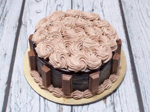 Chocolate Kit Kat Cake 500g