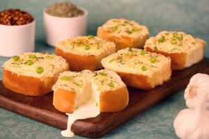 Garlic Bread With Melted Cheese