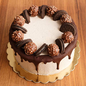 Ferrero Rocher Cake                                                                                                    
