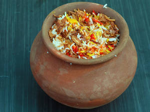 Chicken Pot Dum Biryani