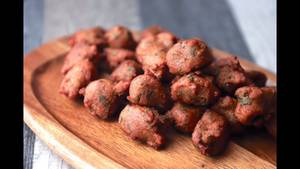 Singhara Aloo Pakori                                           