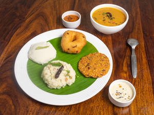 Mini Idli, Mini Vada, Dal Vada & Mini Upma Combo         