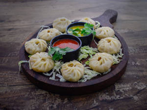 Veg Steam Momos (8 Pcs) ( Red Chutney + Mayonnaise ) 