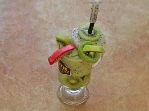 Kiwi + Dragon Juice