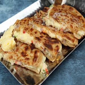 Kids Special Cheese Pizza Paratha (no Spicy
