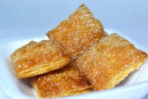 Sweet Puffs ( 04 Pcs )