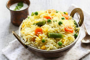 Veg Biryani + Boondi Raita [Serves 1]