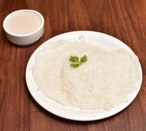 Idiyappam  With Coconut Milk (2 Pieces )