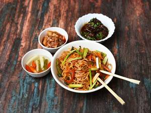 Schezwan Vegetables Noodles + Vegetables Manchurian Gravy