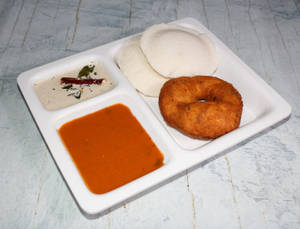 2 Idli + Vada