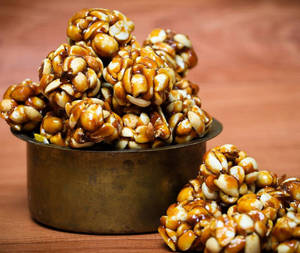 Peanut Balls With Jaggery (200 Gms)