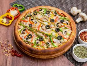 Veg Makhani Style Pizza