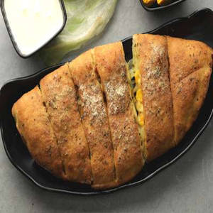 Paneer Stuffed Garlic Bread