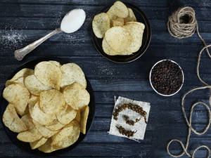 Mota's Salt N Pepper Chips 200g