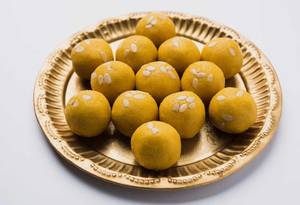 Besan Laddu