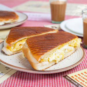 Cheese Grill Bun Omelette