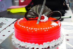 Strawberry Cashew Cake (1 Pound)