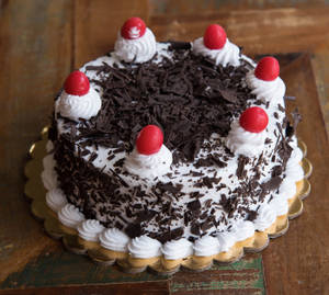 Black Forest Eggless Cake [500grams]