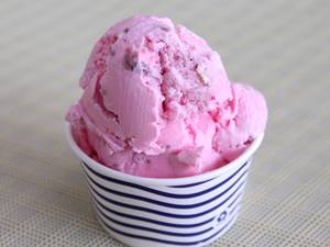 Strawberry Ice Cream 750 Ml 