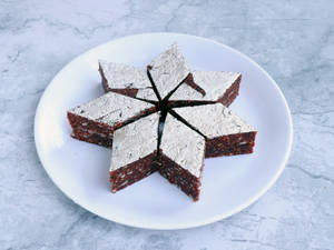 Anjeer Katli