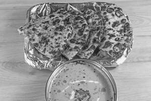 Cheese Naan With Gravy