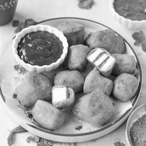 Paneer Pakoda [4 Big Pieces] With Tomato Ketchup]