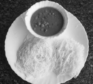Idiyappam With Kadailacurry (Black Channa)