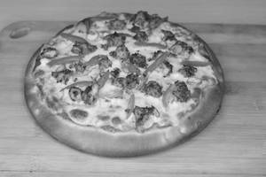 Fiery Chicken Pizza